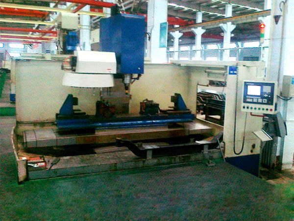 前軸十孔加工專(zhuan)用(yong)立式加工